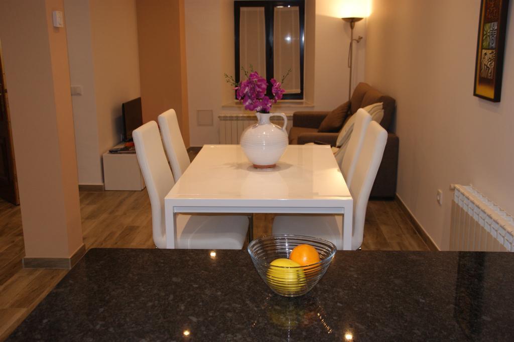 Apartamentos La Muralla Zamora Ruang foto