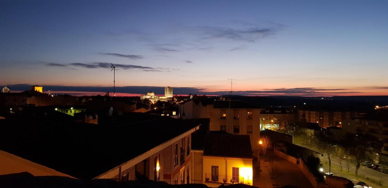 Apartamentos La Muralla Zamora Bagian luar foto